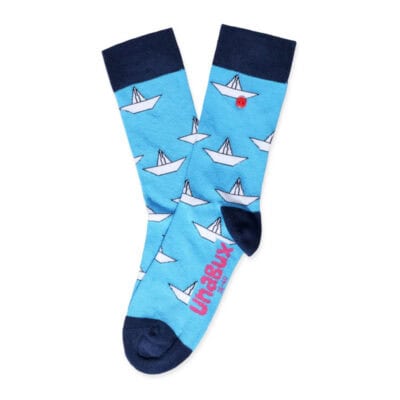 Socken mit Papierschiff Design für den Bootsurlaub